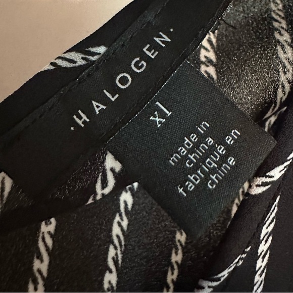 Halogen Boxy Black and White Cap Sleeve Blouse - Picture 4 of 6